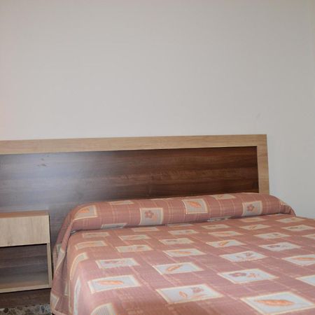 Labella - Hostal Rural Restaurante La Calahorra Luaran gambar