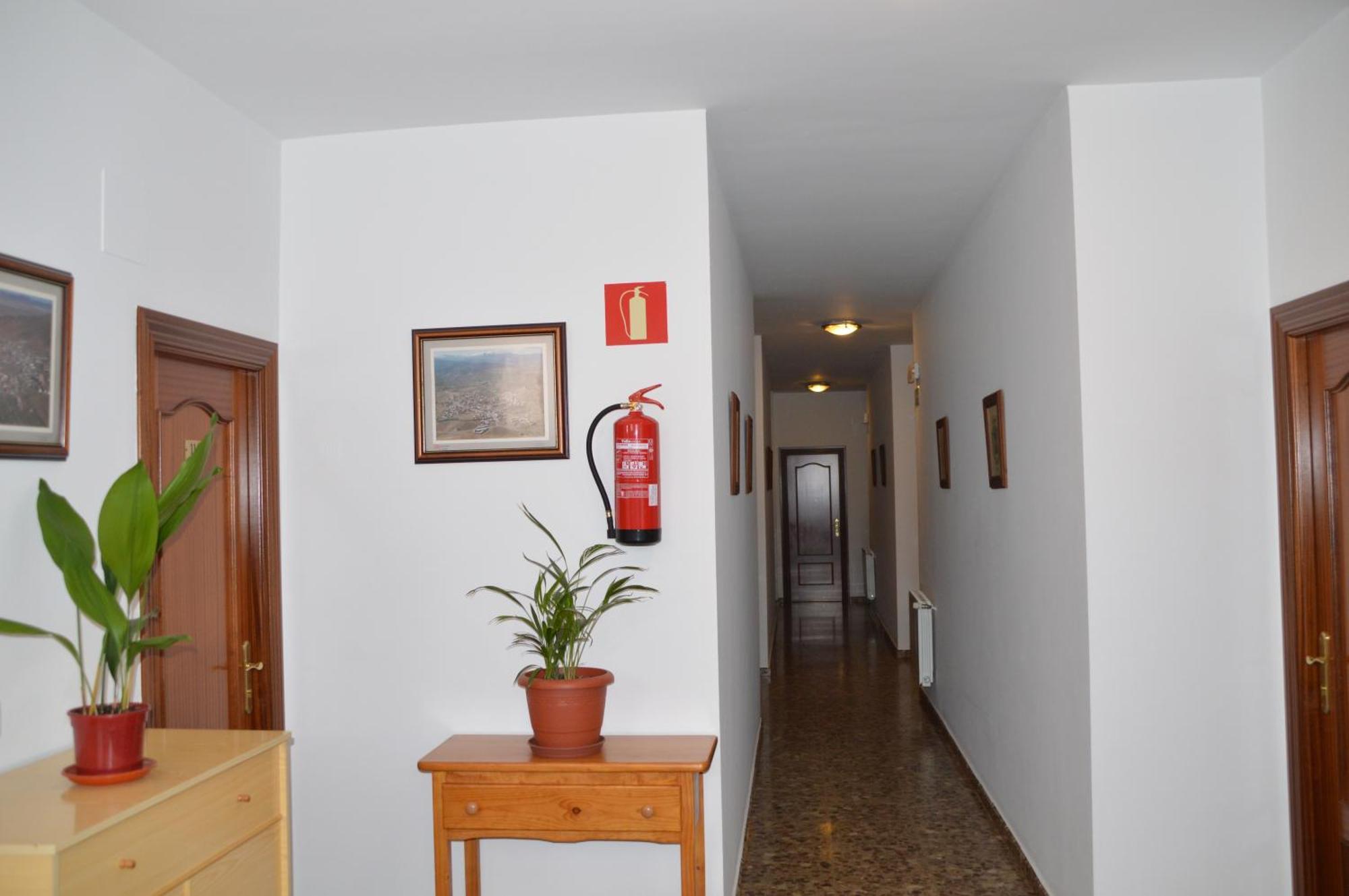 Labella - Hostal Rural Restaurante La Calahorra Luaran gambar