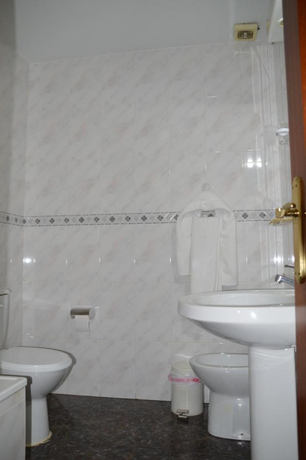 Labella - Hostal Rural Restaurante La Calahorra Luaran gambar