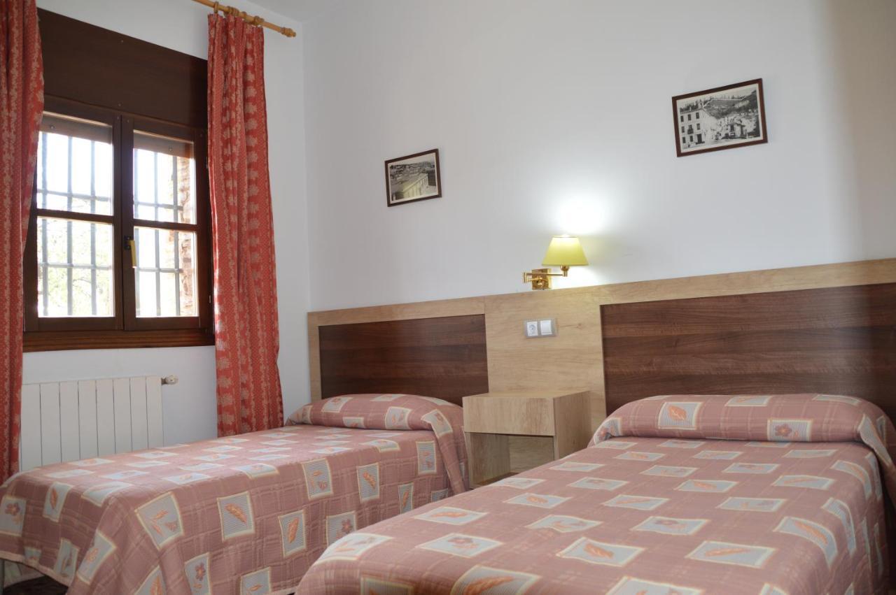 Labella - Hostal Rural Restaurante La Calahorra Luaran gambar